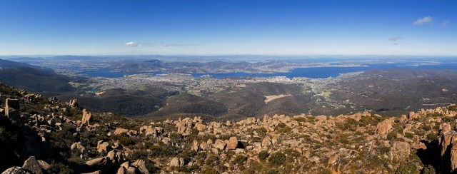 Hobart_from_Mount_Wellington_Panorama_1